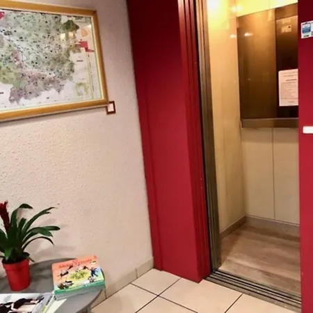 Logis - Et Restaurant Les Cordeliers Hotell