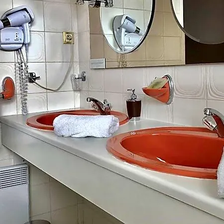 Hotel Logis Les Cordeliers