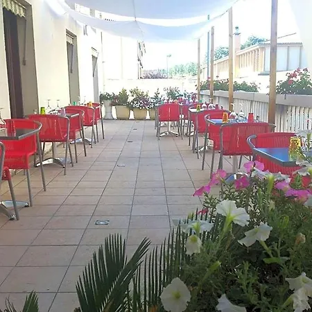 Hotel Logis Les Cordeliers Casteljaloux