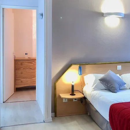 Logis Les Cordeliers Hotel 2*